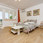 Appartamento Hundefreundliches Nur 230 Meter Zum Mit 4 Klimaanlagen, Parkplatz, Meerblick Crikvenica