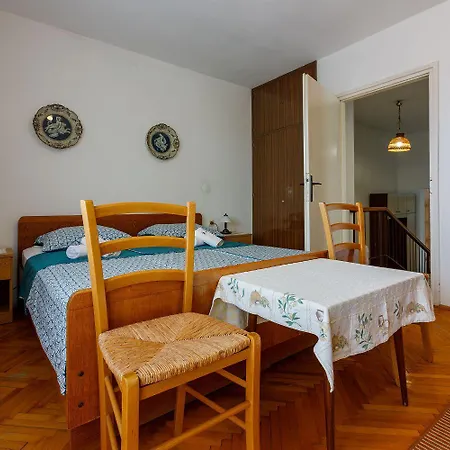 Hundefreundliches Nur 230 Meter Zum Mit 4 Klimaanlagen, Parkplatz, Meerblick * Crikvenica