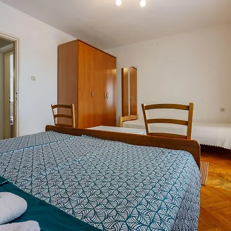 Hundefreundliches Nur 230 Meter Zum Mit 4 Klimaanlagen, Parkplatz, Meerblick Apartment *