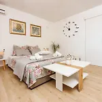 Apartmán Hundefreundliches Nur 230 Meter Zum Mit 4 Klimaanlagen, Parkplatz, Meerblick Crikvenica