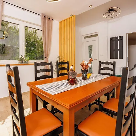Hundefreundliches Nur 230 Meter Zum Mit 4 Klimaanlagen, Parkplatz, Meerblick Apartmán Crikvenica