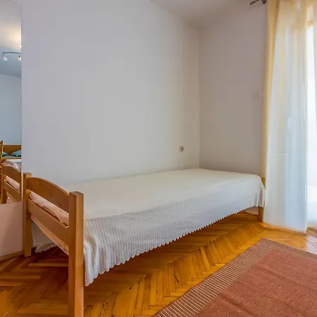 Hundefreundliches Nur 230 Meter Zum Mit 4 Klimaanlagen, Parkplatz, Meerblick Crikvenica