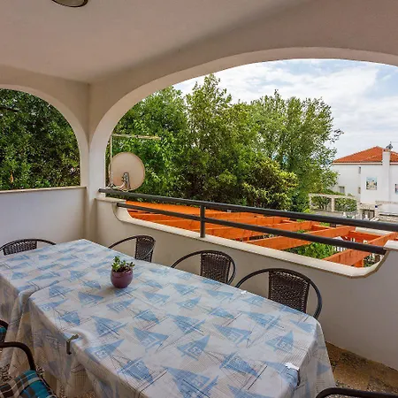Hundefreundliches Nur 230 Meter Zum Mit 4 Klimaanlagen, Parkplatz, Meerblick * Crikvenica