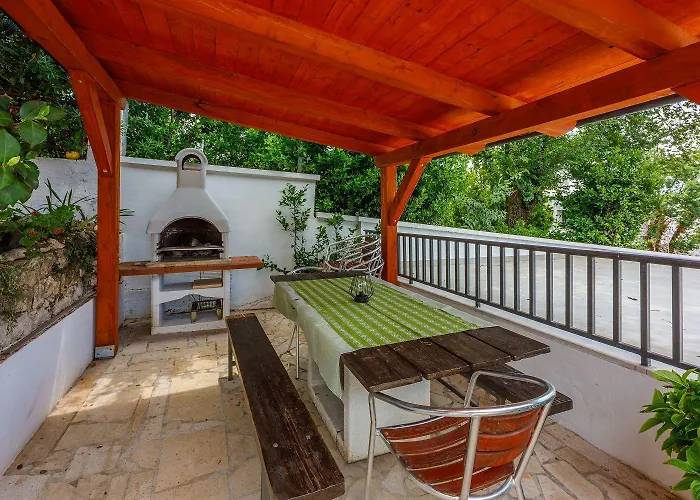 Hundefreundliches Nur 230 Meter Zum Mit 4 Klimaanlagen, Parkplatz, Meerblick Apartment *