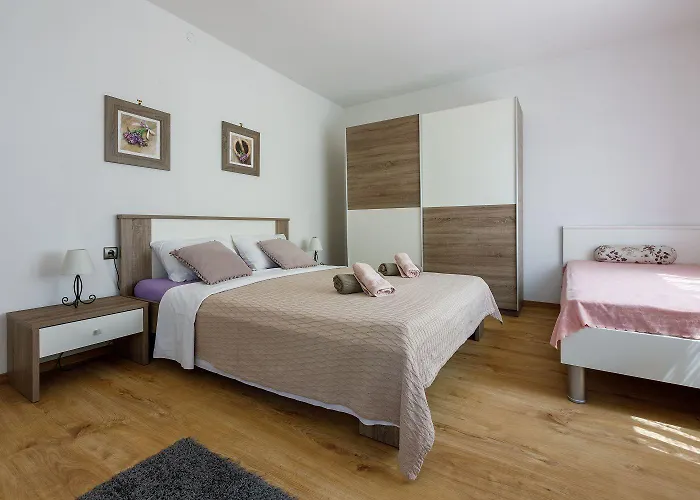 Hundefreundliches Nur 230 Meter Zum Mit 4 Klimaanlagen, Parkplatz, Meerblick Apartment *