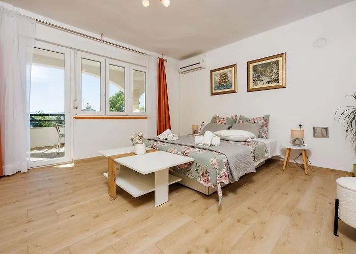 Apartment Hundefreundliches Nur 230 Meter Zum Mit 4 Klimaanlagen, Parkplatz, Meerblick Crikvenica