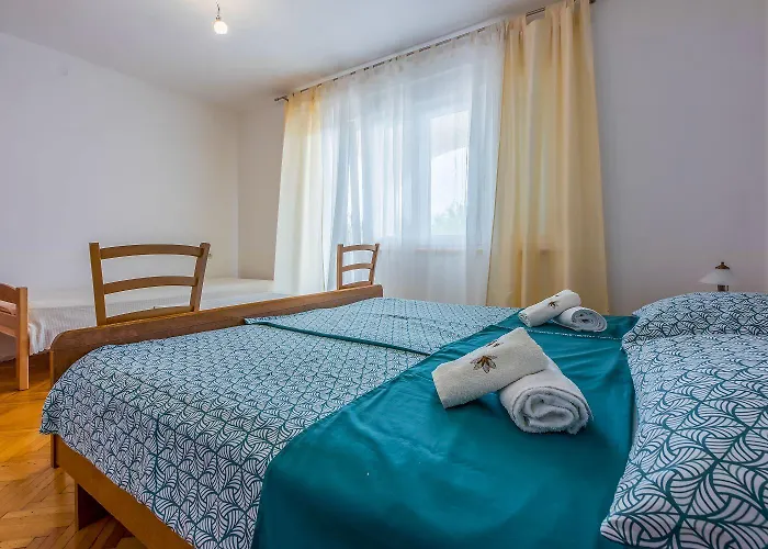 Hundefreundliches Nur 230 Meter Zum Mit 4 Klimaanlagen, Parkplatz, Meerblick Crikvenica